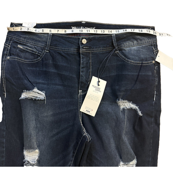 WallFlower Jeans Plus Size 20 Luscious Curvy Skinny Dark Wash Distressed NWT - Picture 3 of 11